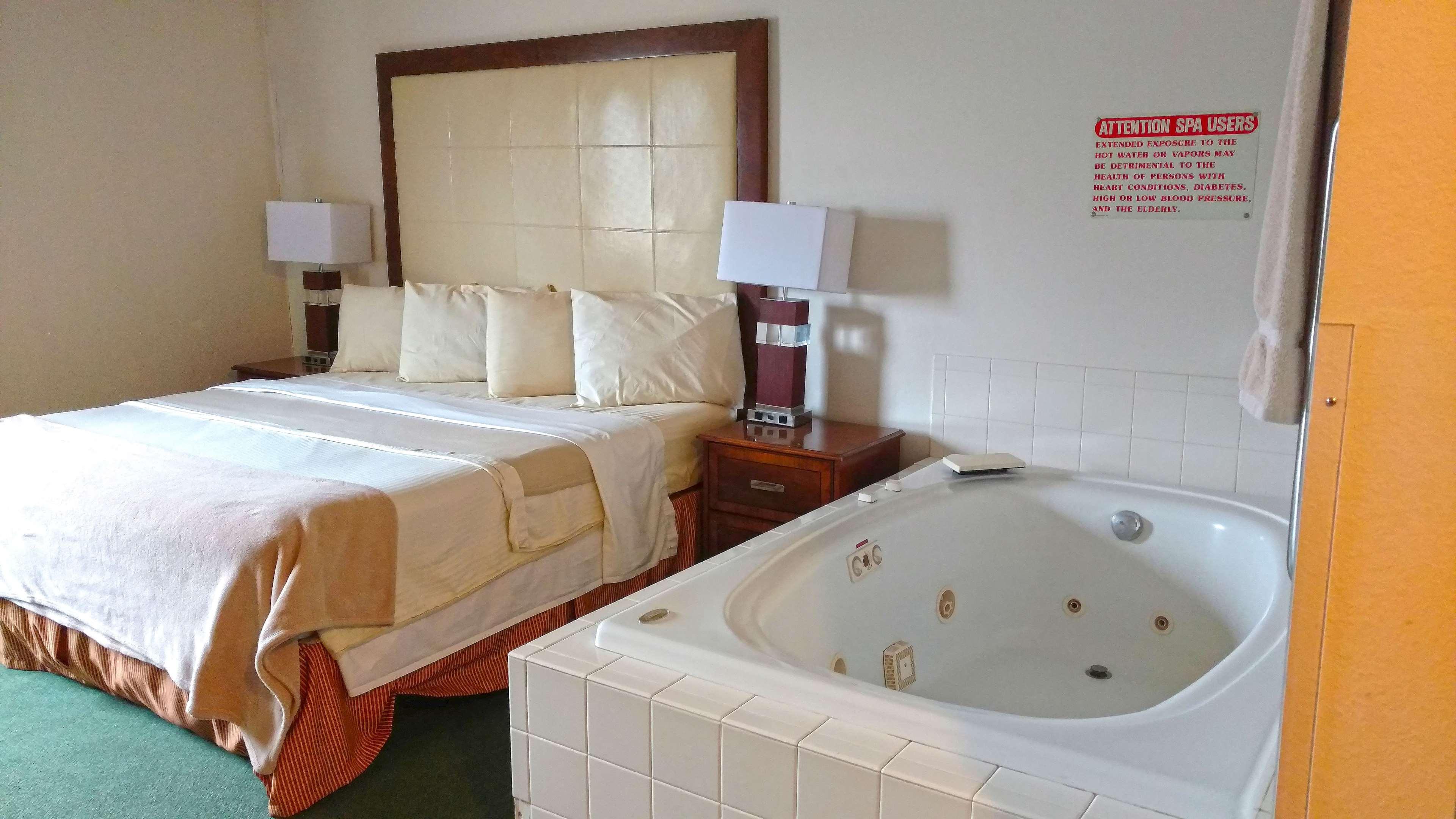 Americas Best Value Inn Zumbrota Buitenkant foto