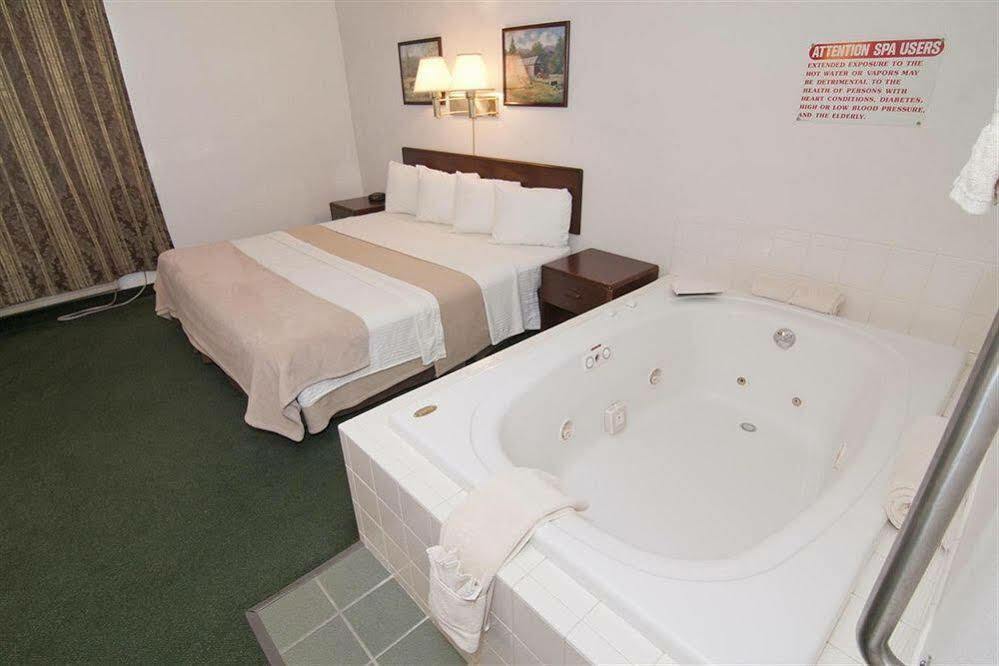 Americas Best Value Inn Zumbrota Buitenkant foto